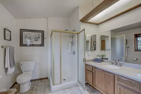 Bath - 3981 N Mistletoe Dr, Pine, AZ 85544 photo 2 of 3