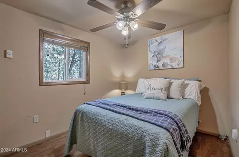 Bedroom - 3981 N Mistletoe Dr, Pine, AZ 85544 photo 2 of 7