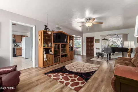 Entry Way - 1202 E Shangri La Rd, Phoenix, AZ 85020 photo 1 of 2