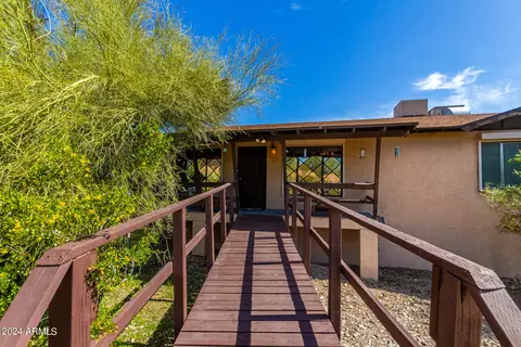 Exterior - 1202 E Shangri La Rd, Phoenix, AZ 85020 photo 3 of 9