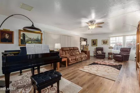 Living - 1202 E Shangri La Rd, Phoenix, AZ 85020 photo 1 of 3