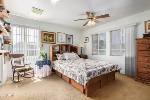 Bedroom - 1202 E Shangri La Rd, Phoenix, AZ 85020 photo 1 of 5