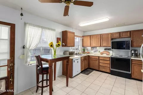 Kitchen - 1202 E Shangri La Rd, Phoenix, AZ 85020 photo 1 of 5