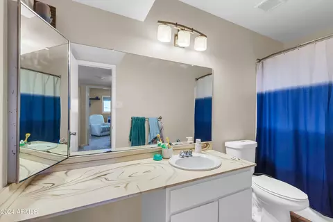 Bath - 401 E Carson Dr, Tempe, AZ 85282 photo 3 of 4