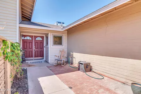 Exterior - 401 E Carson Dr, Tempe, AZ 85282 photo 3 of 18