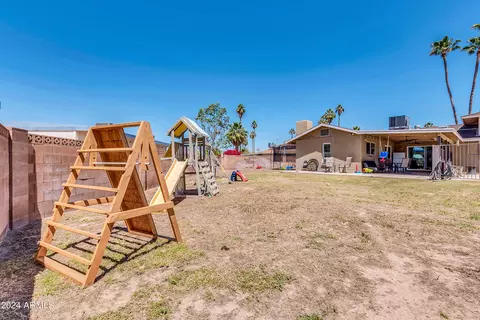 Exterior - 401 E Carson Dr, Tempe, AZ 85282 photo 13 of 18