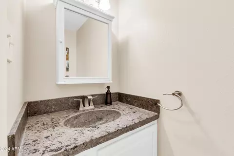 Bath - 401 E Carson Dr, Tempe, AZ 85282 photo 4 of 4