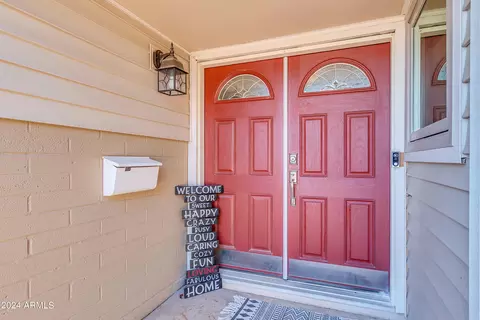 Exterior - 401 E Carson Dr, Tempe, AZ 85282 photo 4 of 18