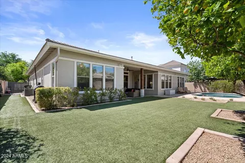 Exterior - 2826 E Washington Ct, Gilbert, AZ 85234 photo 7 of 10