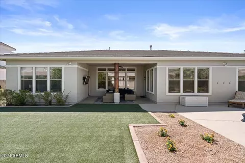 Exterior - 2826 E Washington Ct, Gilbert, AZ 85234 photo 8 of 10