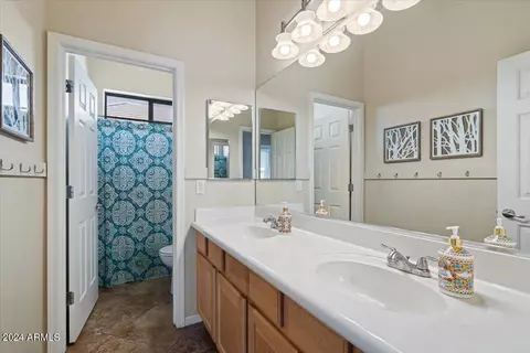 Bath - 2826 E Washington Ct, Gilbert, AZ 85234 photo 4 of 4