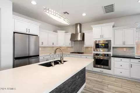 Kitchen - 1067 E Oriole Dr, Gilbert, AZ 85297 photo 2 of 2