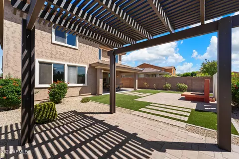 Exterior - 1067 E Oriole Dr, Gilbert, AZ 85297 photo 5 of 7