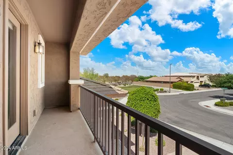 Exterior - 1067 E Oriole Dr, Gilbert, AZ 85297 photo 3 of 7