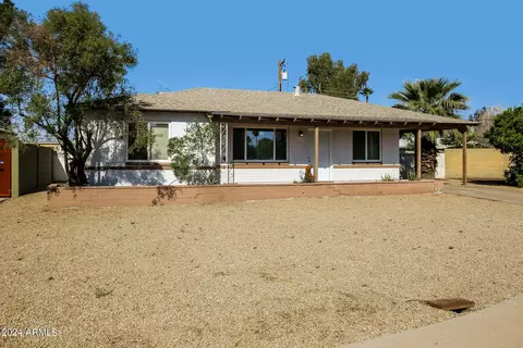 Exterior - 7318 N 20th Dr, Phoenix, AZ 85021 photo 2 of 5