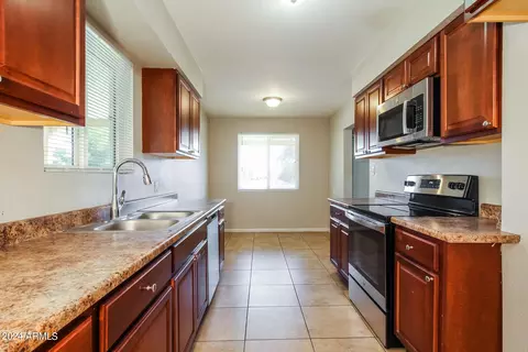 Kitchen - 7318 N 20th Dr, Phoenix, AZ 85021 photo 1 of 2