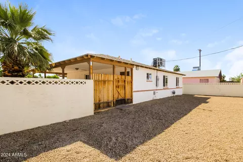 Exterior - 7318 N 20th Dr, Phoenix, AZ 85021 photo 4 of 5
