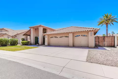 1595 W Honeysuckle Ln, Chandler, AZ 85248