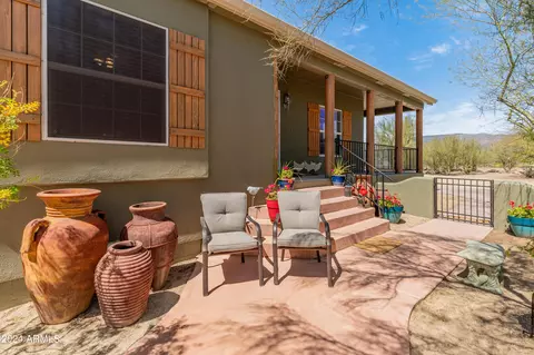 45427 N 7th St, New River, AZ 85087