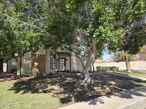 6605 W Del Mar Ln, Glendale, AZ 85306