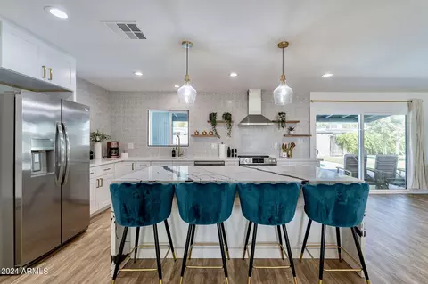 Kitchen - 6710 N 16th Dr, Phoenix, AZ 85015 photo 2 of 7