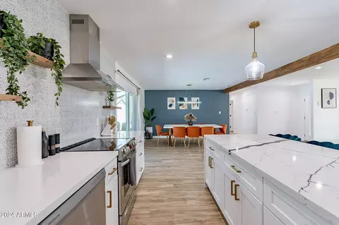 Kitchen - 6710 N 16th Dr, Phoenix, AZ 85015 photo 3 of 7