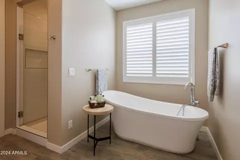 Bath - 4814 E Indianola Ave, Phoenix, AZ 85018 photo 3 of 5