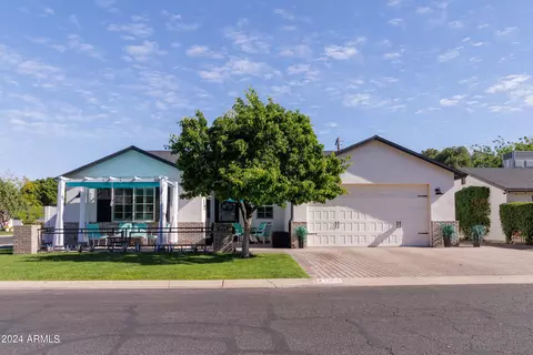 Exterior - 4814 E Indianola Ave, Phoenix, AZ 85018 photo 2 of 10