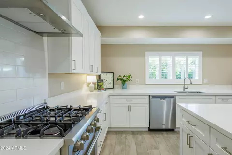 Kitchen - 4814 E Indianola Ave, Phoenix, AZ 85018 photo 3 of 3