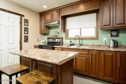 Kitchen - 10133 E Vineyard Dr, Hereford, AZ 85615 photo 2 of 4