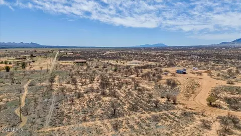 View/Area - 10133 E Vineyard Dr, Hereford, AZ 85615 photo 3 of 7