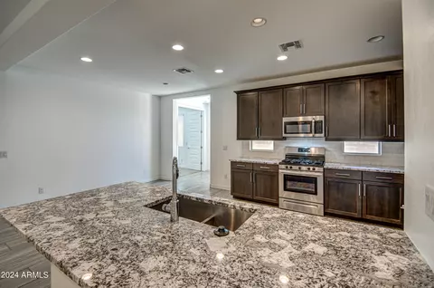 Kitchen - 2548 S Reavis Falls Rd, Apache Junction, AZ 85119 photo 4 of 6