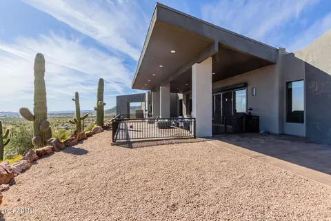 Exterior - 504 E Linda Ln, Phoenix, AZ 85086 photo 7 of 9