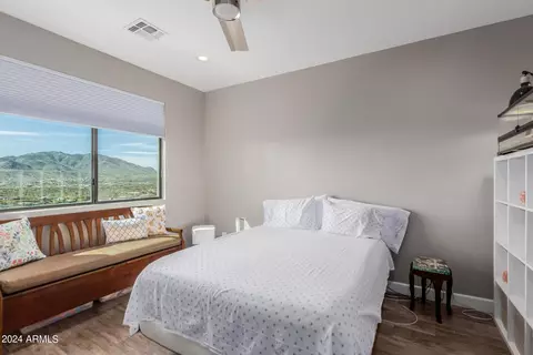 Bedroom - 504 E Linda Ln, Phoenix, AZ 85086 photo 4 of 6