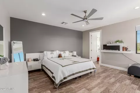 Bedroom - 504 E Linda Ln, Phoenix, AZ 85086 photo 1 of 6
