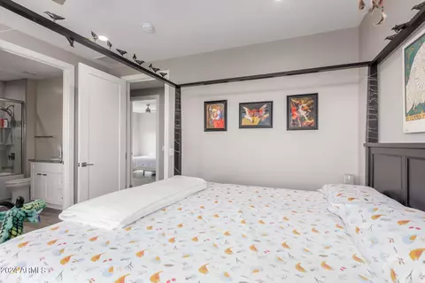 Bedroom - 504 E Linda Ln, Phoenix, AZ 85086 photo 6 of 6