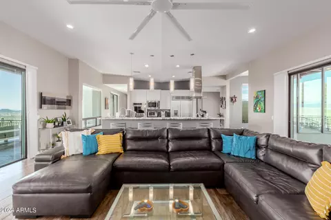 Living - 504 E Linda Ln, Phoenix, AZ 85086 photo 3 of 4