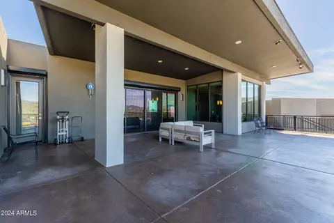 Exterior - 504 E Linda Ln, Phoenix, AZ 85086 photo 2 of 9