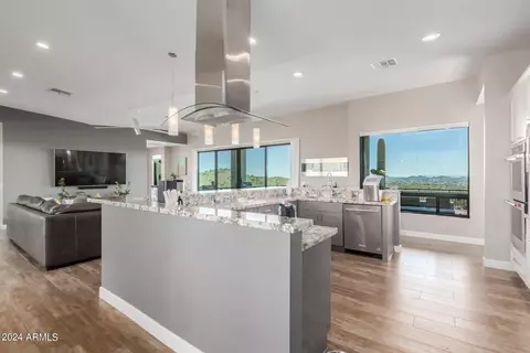 Kitchen - 504 E Linda Ln, Phoenix, AZ 85086 photo 3 of 6
