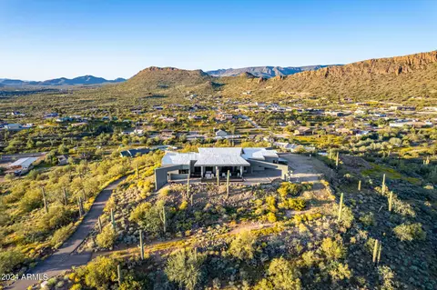 View/Area - 504 E Linda Ln, Phoenix, AZ 85086 photo 2 of 8