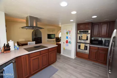 Kitchen - 4601 E Desert Cove Ave, Phoenix, AZ 85028 photo 2 of 3