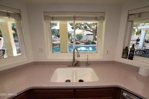 Bath - 4601 E Desert Cove Ave, Phoenix, AZ 85028 photo 5 of 5