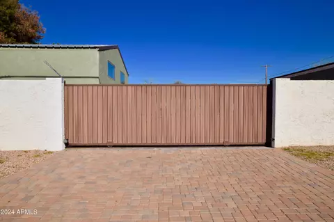 Exterior - 4601 E Desert Cove Ave, Phoenix, AZ 85028 photo 24 of 25