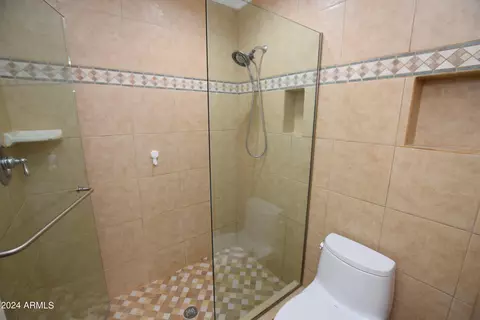 Bath - 4601 E Desert Cove Ave, Phoenix, AZ 85028 photo 2 of 5