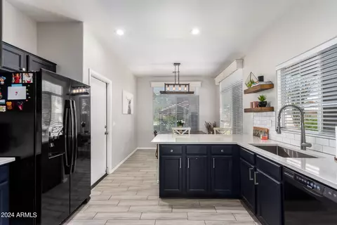 Kitchen - 1073 W Juniper Ave, Gilbert, AZ 85233 photo 2 of 5