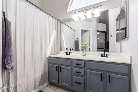 Bath - 1073 W Juniper Ave, Gilbert, AZ 85233 photo 1 of 2