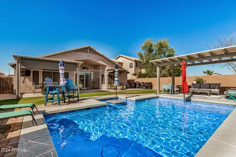 Exterior - 4121 E Redwood Ln, Phoenix, AZ 85048 photo 5 of 10