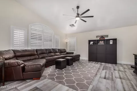 Living - 4121 E Redwood Ln, Phoenix, AZ 85048 photo 3 of 4