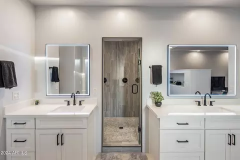 Bath - 1447 Echo Ln, Phoenix, AZ 85020 photo 3 of 5