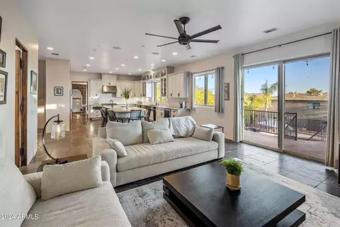 Living - 1447 Echo Ln, Phoenix, AZ 85020 photo 2 of 8